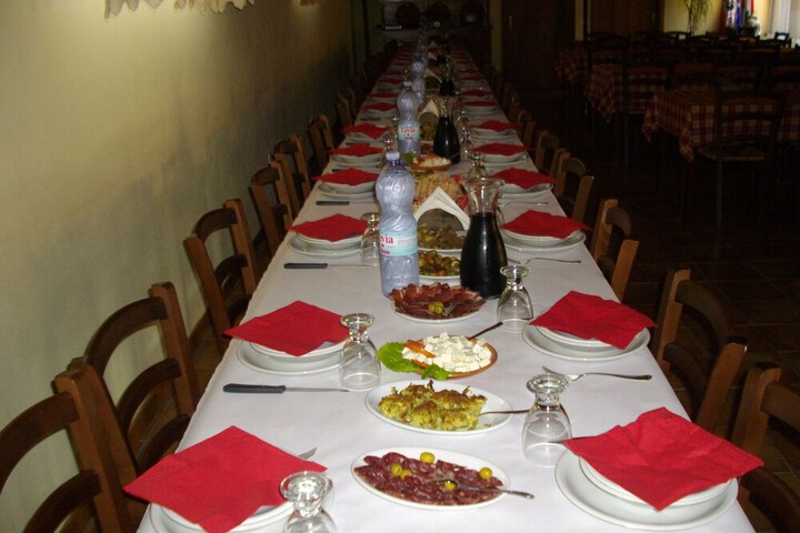 Dining 14 of 30
