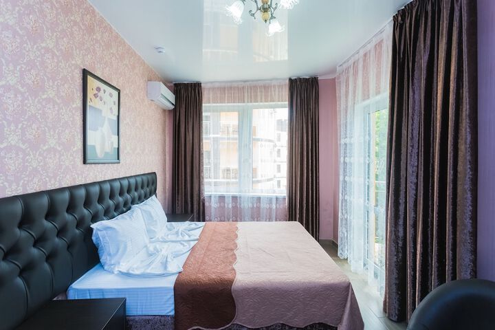 Room 33 of 60