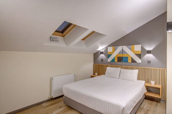 Room 5 of 36