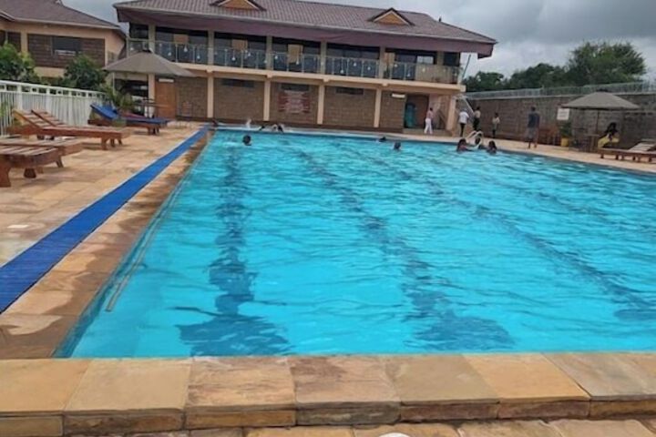 Pool 11 of 39