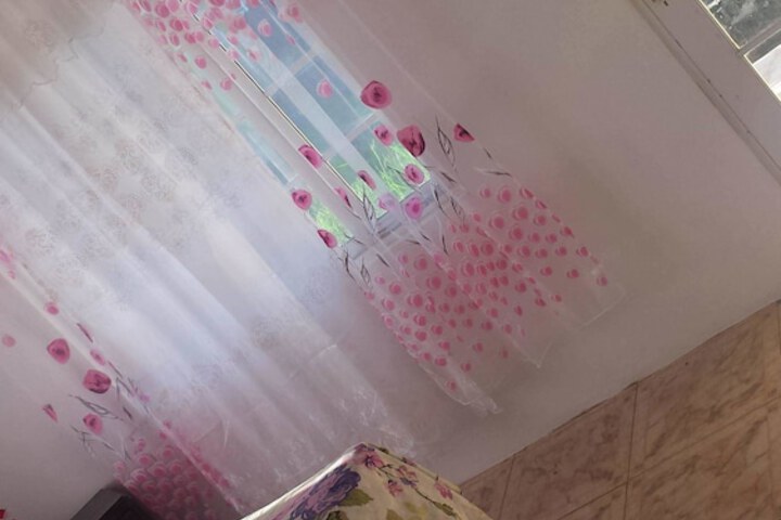 Room 6 of 30