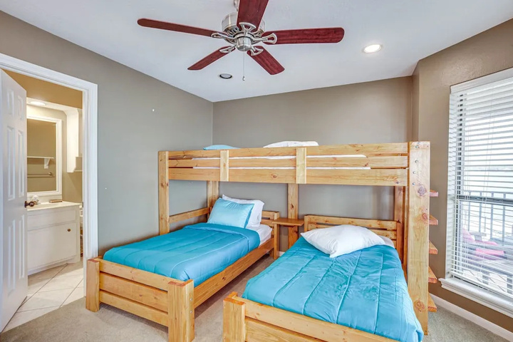 Room 7 of 20