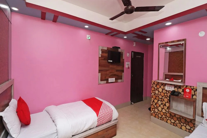 Room 4 of 14
