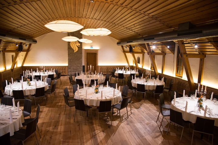 Ballroom/Hall 42 of 50