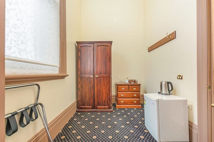 Room 13 of 41