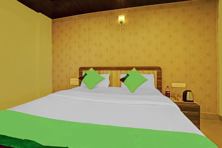 Room 11 of 33