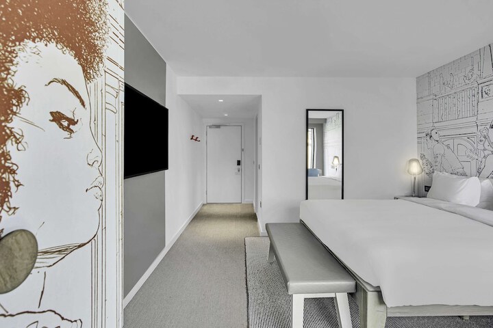 Room 28 of 124