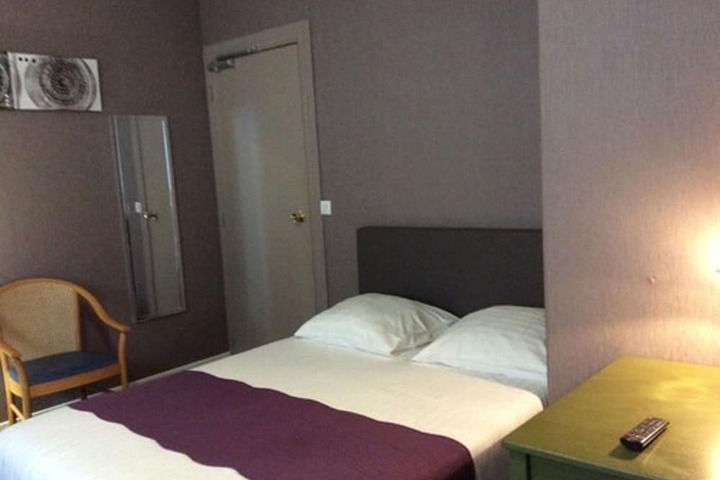 Room 4 of 42