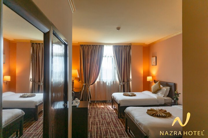 Room 4 of 15