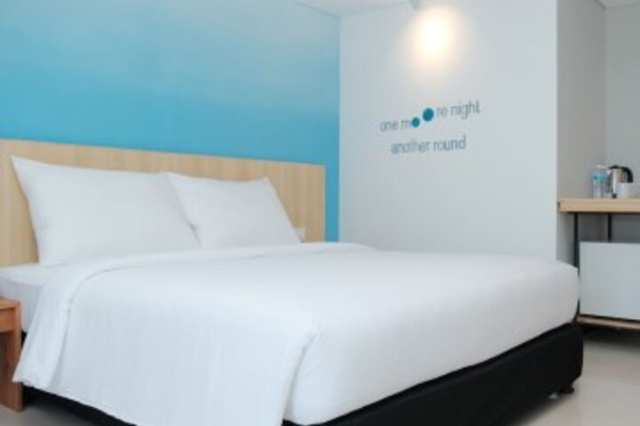 Room 9 of 38