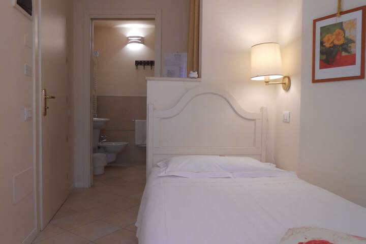 Room 14 of 40