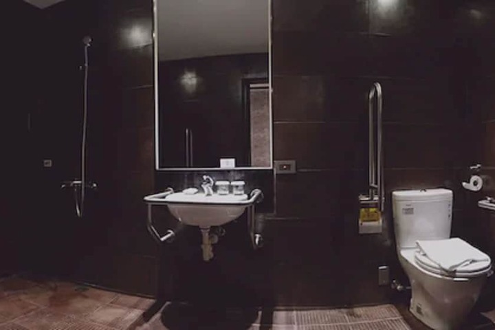 Room 53 of 89