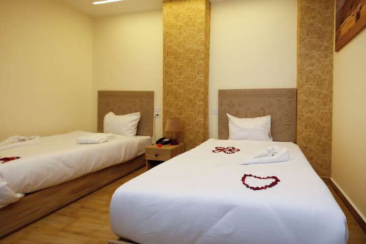 Room 73 of 177