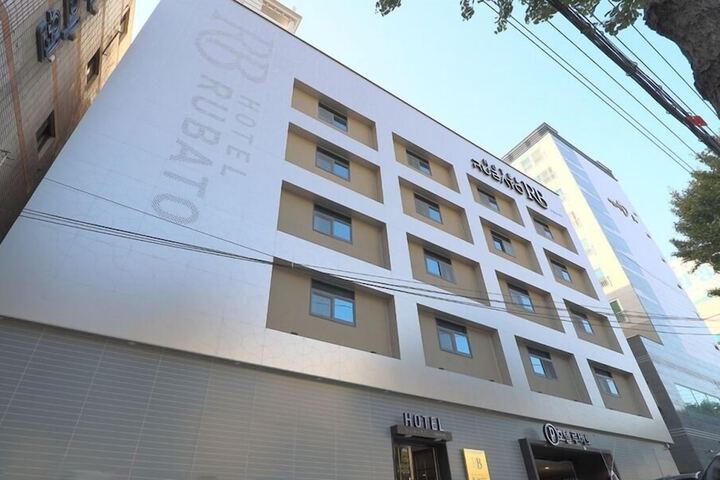 Hotel 63 of 63