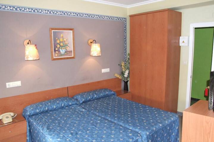 Room 13 of 31
