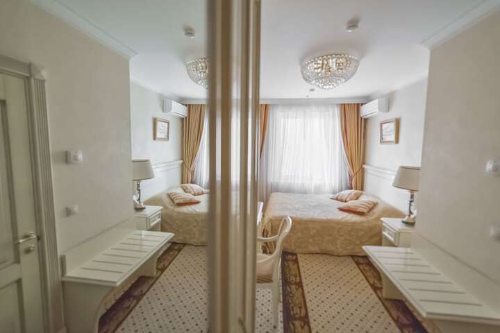 Room 5 of 79