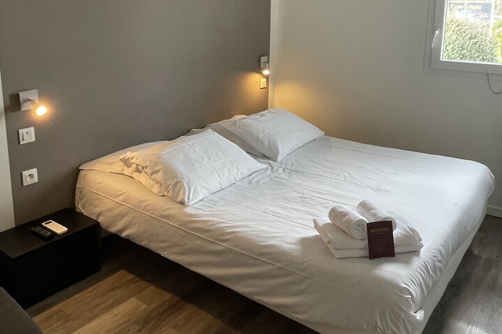 Room 11 of 36