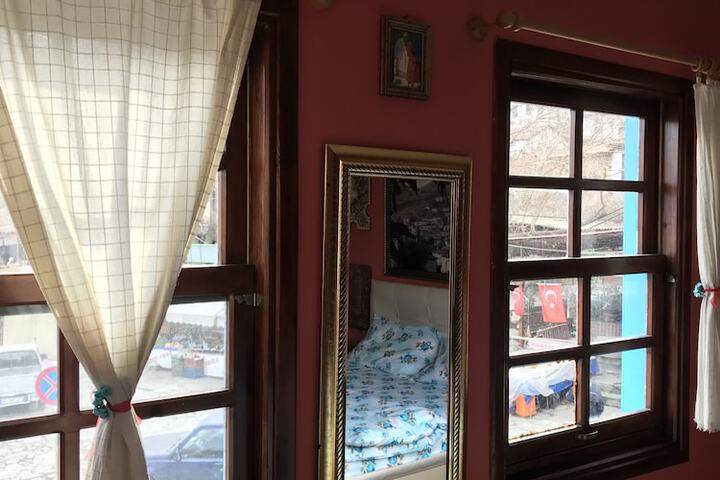 Room 18 of 29