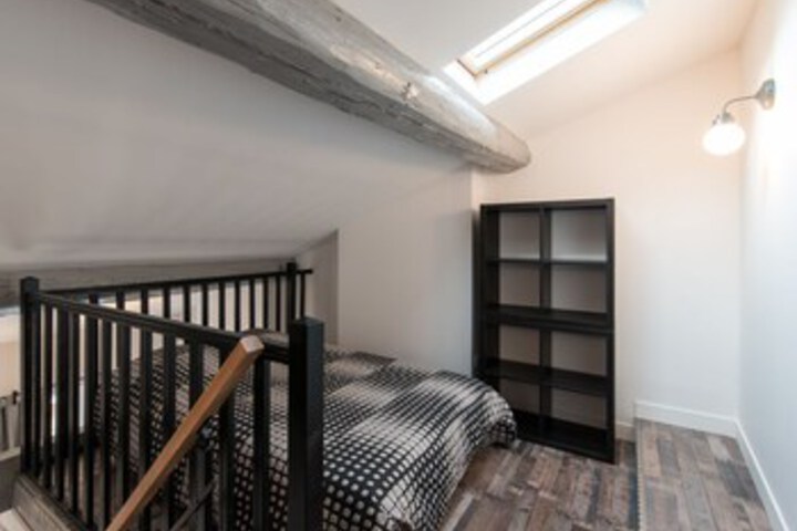 Room 34 of 38
