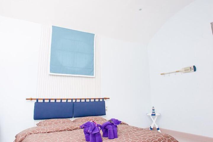 Room 15 of 105