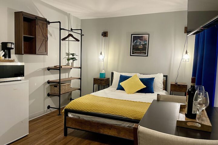 Standard Room, King or Two Doubles (1 of 22)