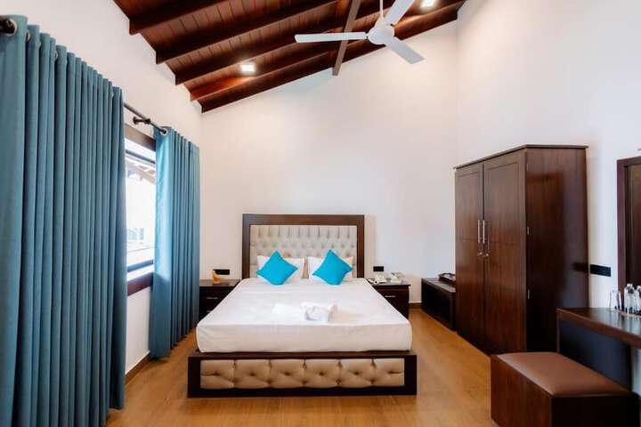 Room 3 of 21