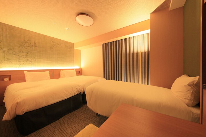 Room 21 of 43