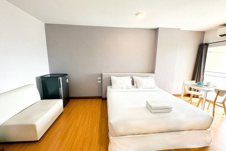 Room 9 of 25