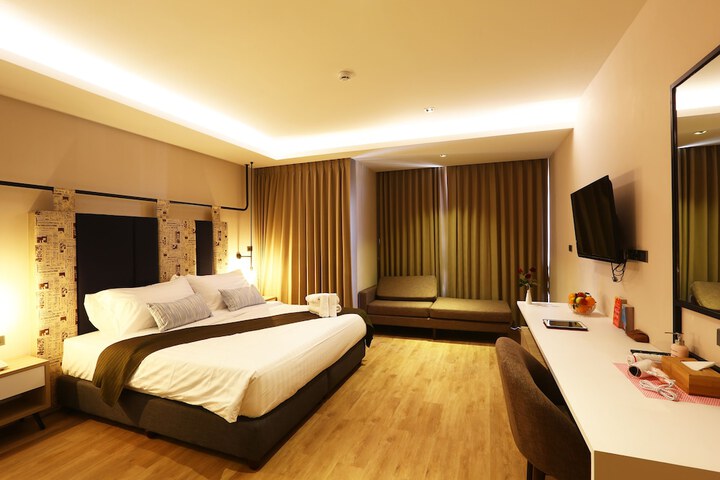 Room 7 of 121