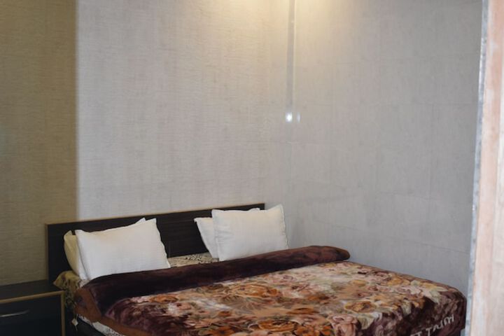 Room 7 of 49