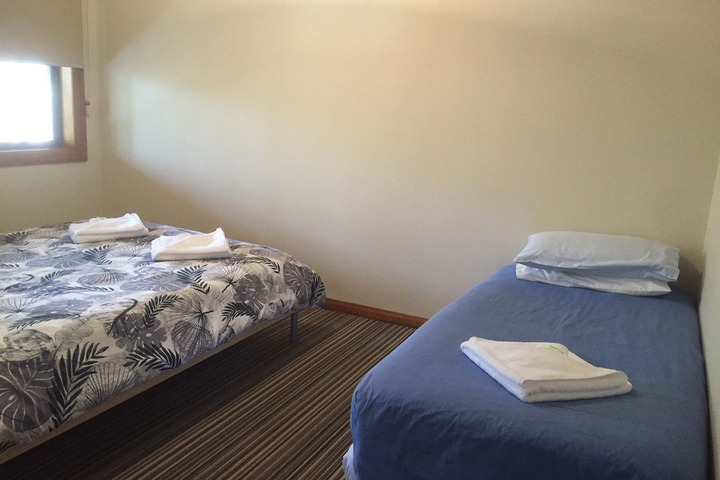 Room 6 of 10