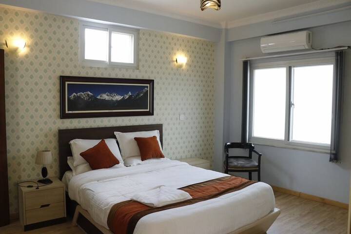 Room 14 of 32