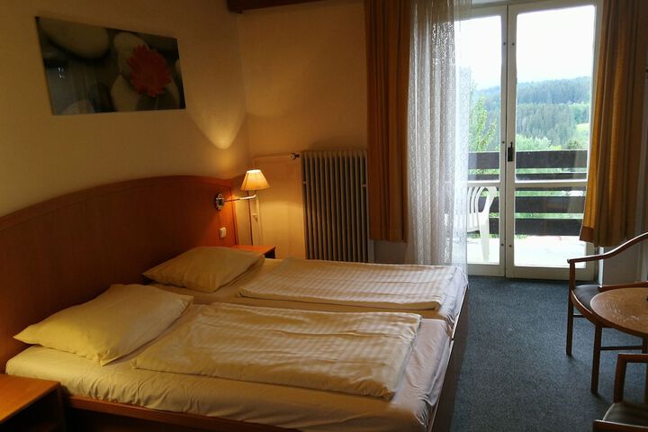 Room 4 of 88