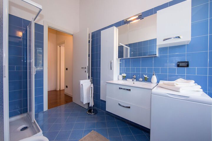 Room 4 of 71