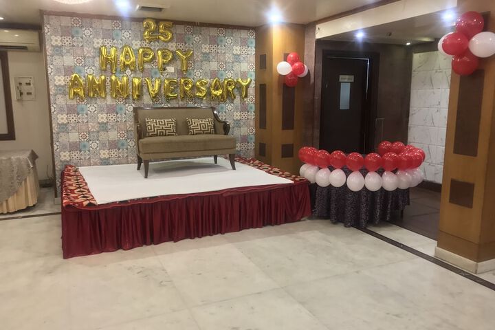 Ballroom/Hall 253 of 288