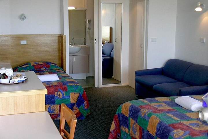 Room 8 of 36