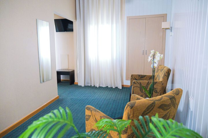 Room 34 of 121