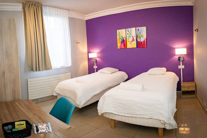 Room 5 of 22