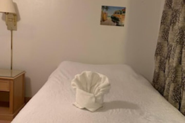 Room 82 of 204