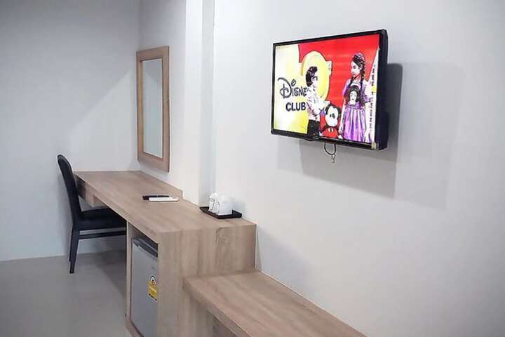 Room 4 of 17