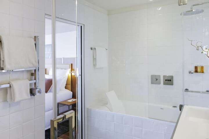 Room 14 of 75
