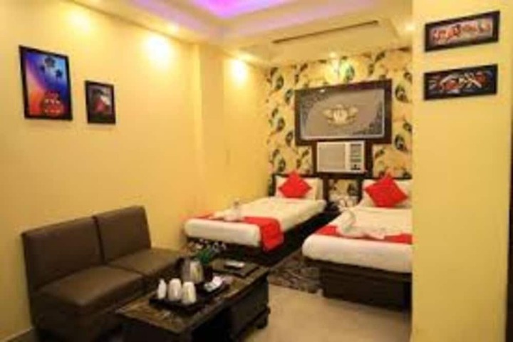 Room 7 of 19