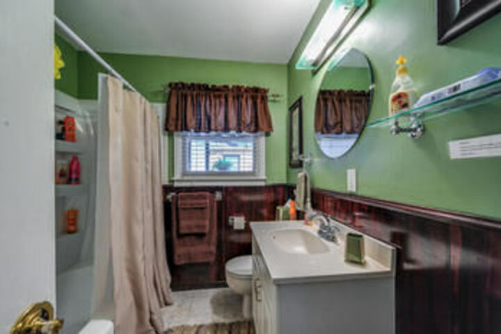 Room 2 of 61