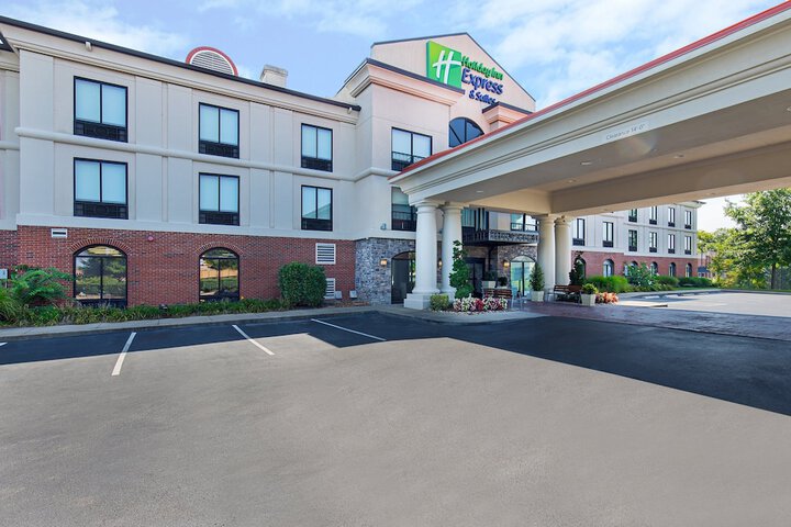 Hotel 77 of 82