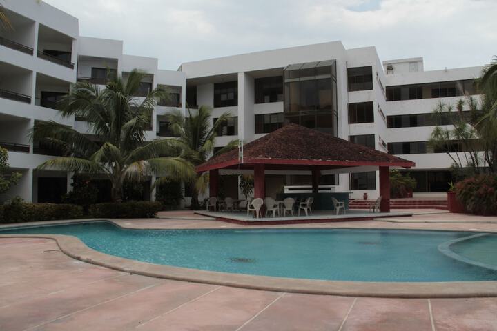 Pool Hotel