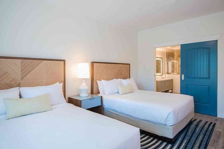 Room 26 of 240