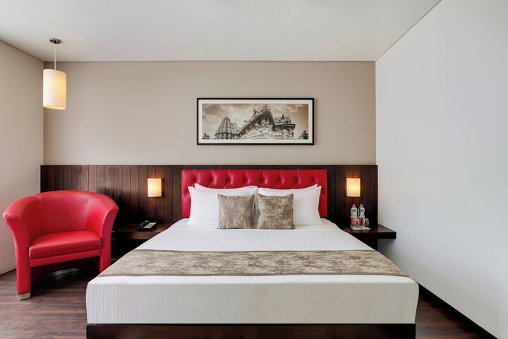 Room 13 of 60