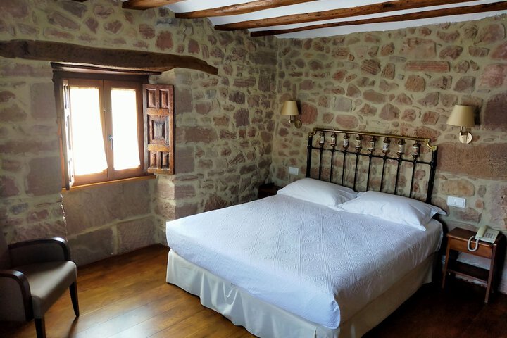 Room 9 of 38