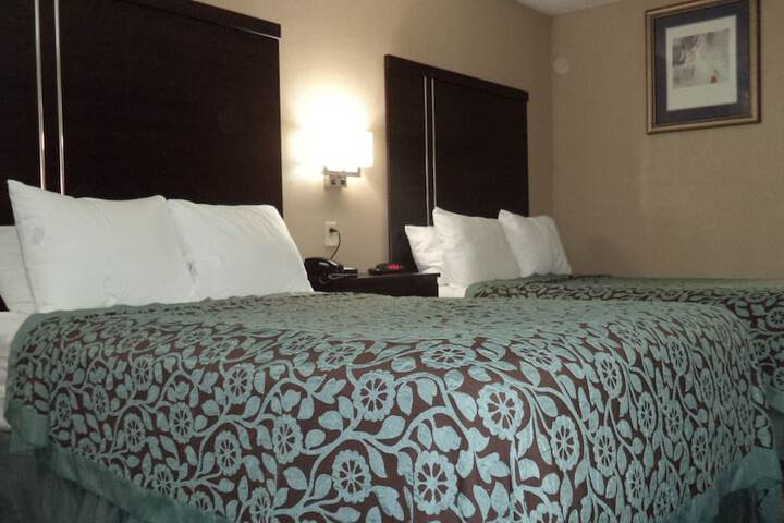 2 Double Beds (7 of 17)