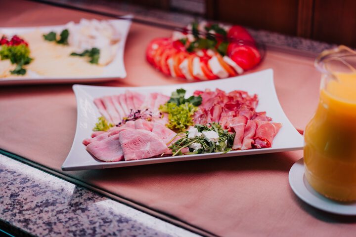Dining 40 of 67